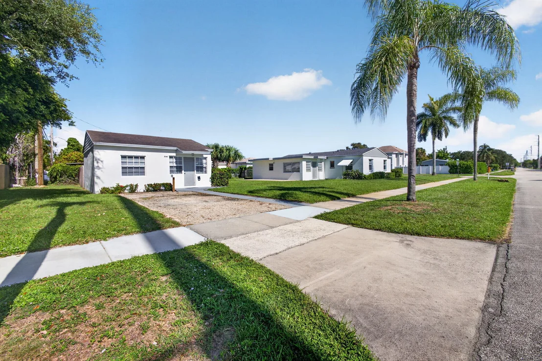 Photo of 304 Cypress Drive