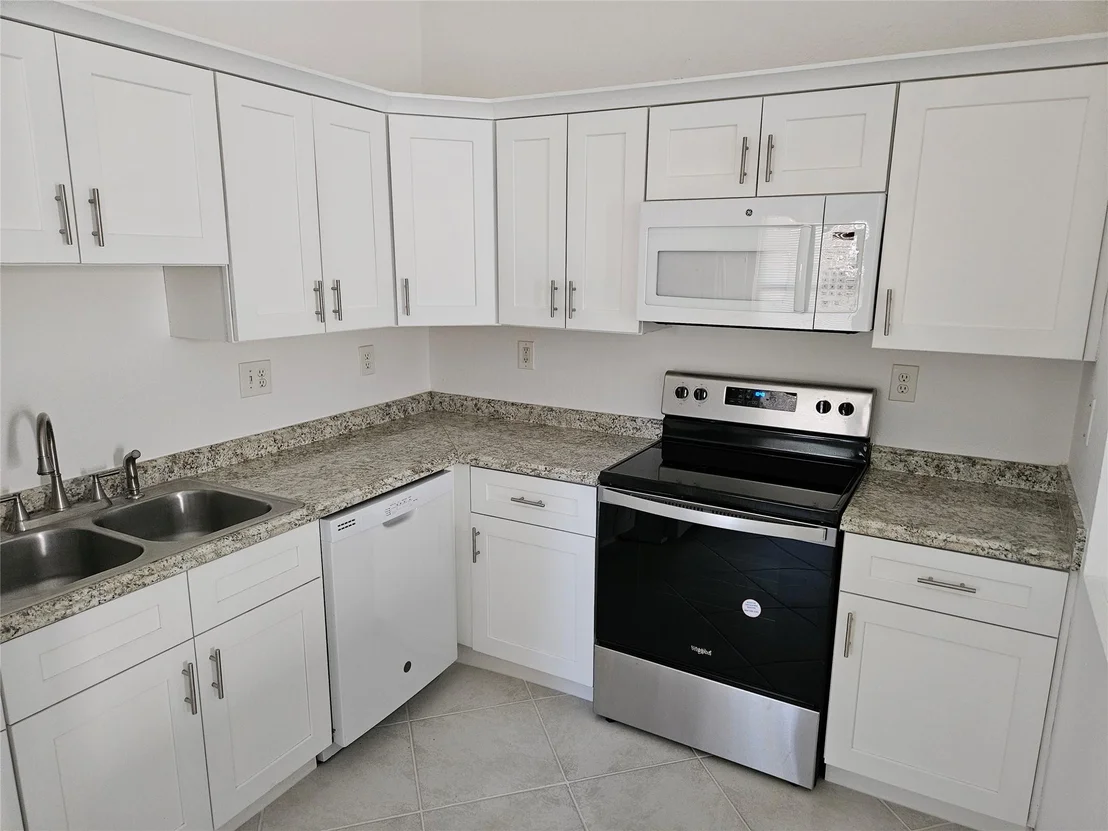 Photo of 5845 EAGLE CAY Circle