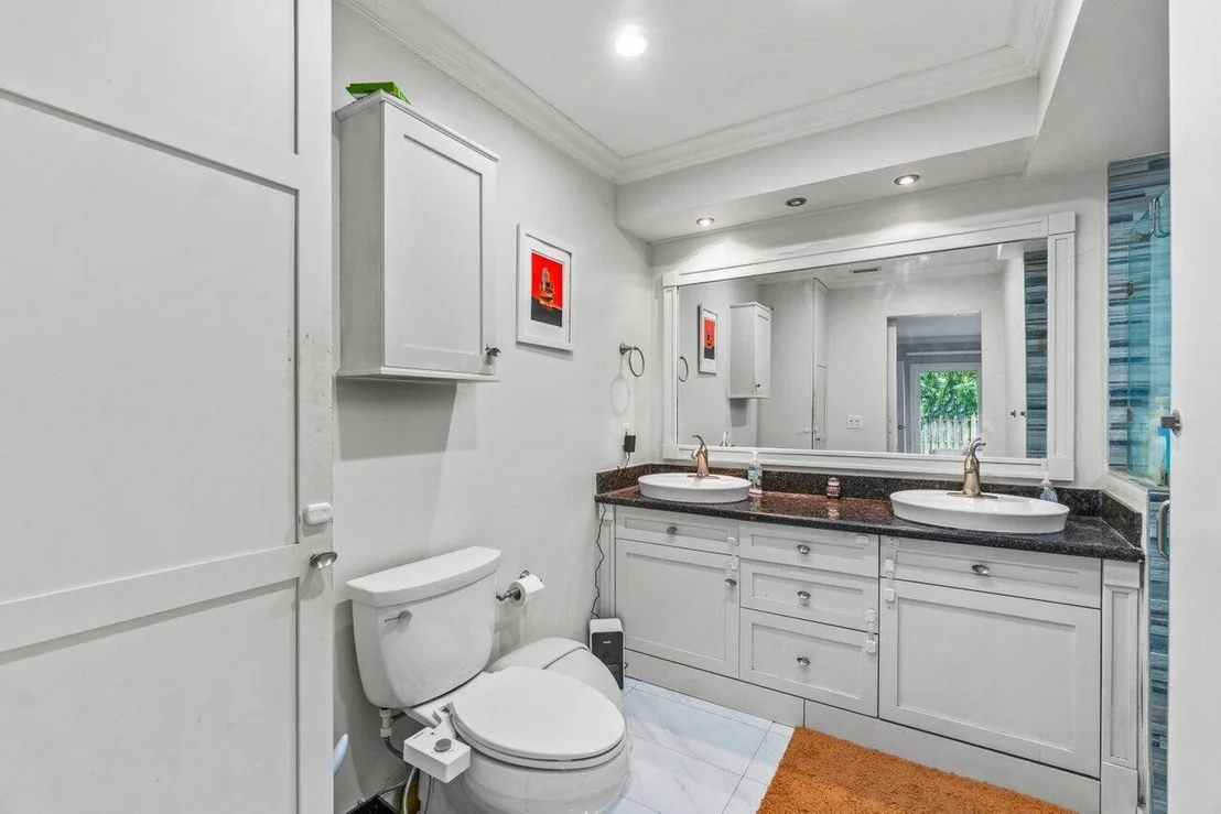 Photo of 4516 Pinetree Drive