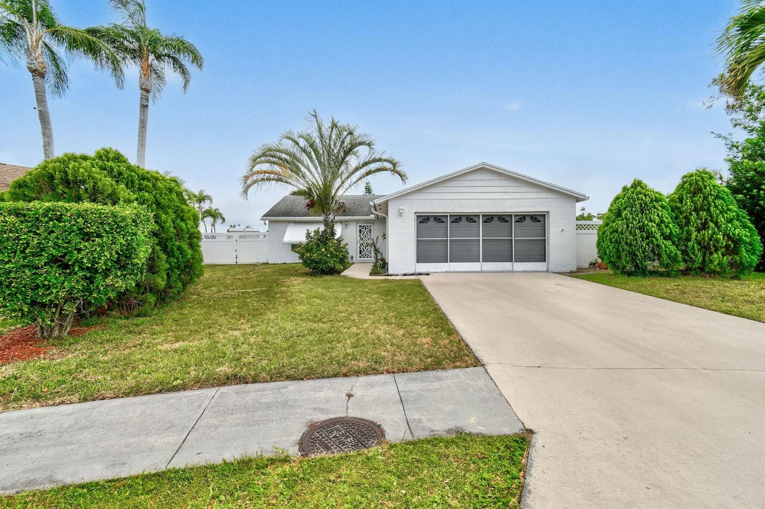 Photo of 160 Banyan Circle