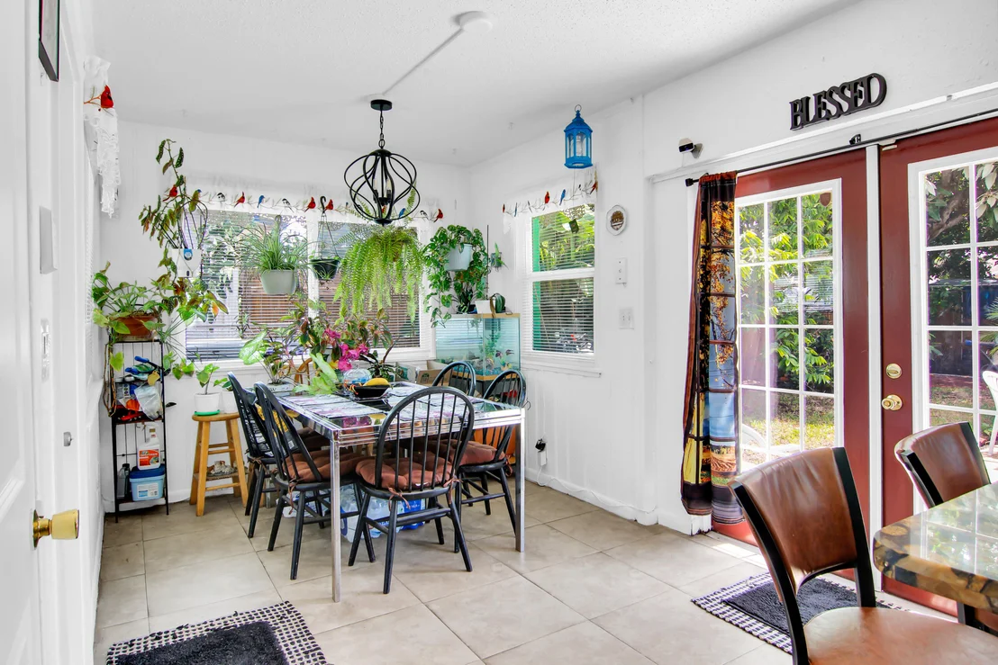 Photo of 1650 NW 1ST Way