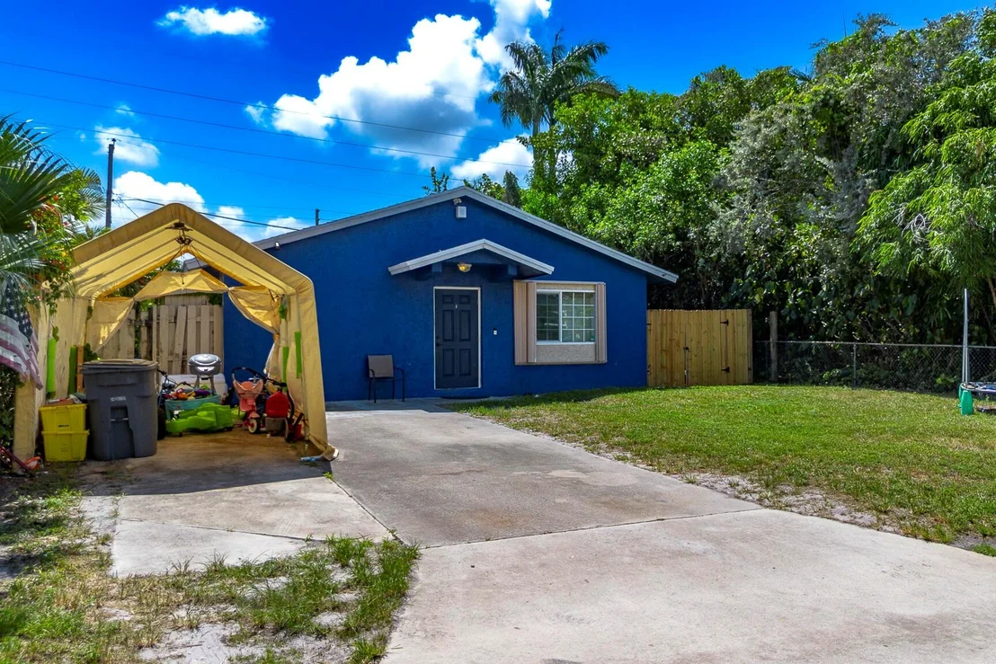 Photo of 7723 4th Terrace