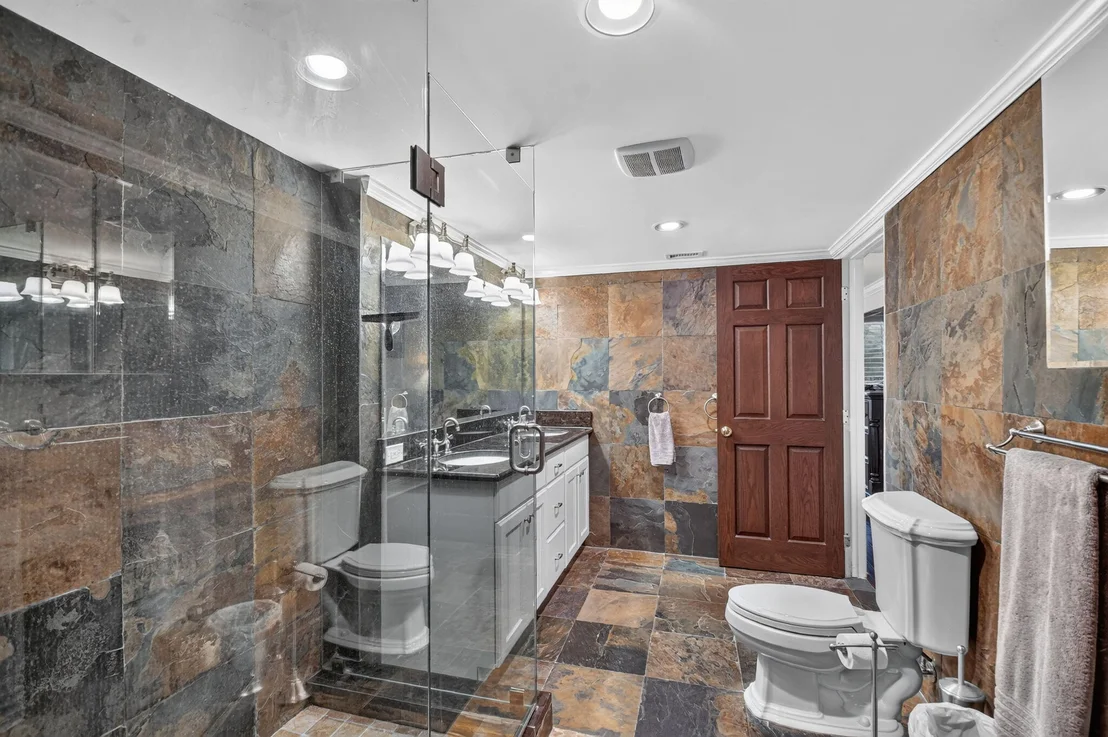 Photo of Unit F2 at 102 Half Moon Circle