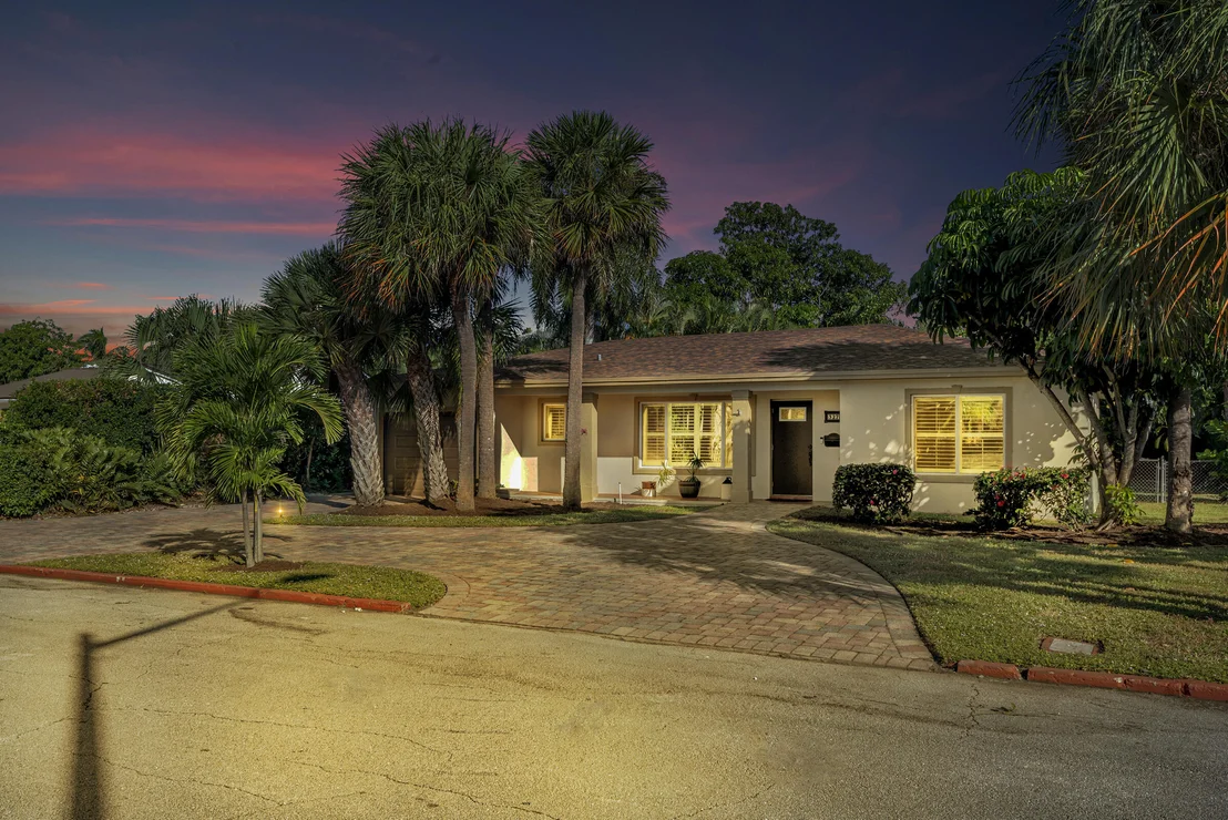 Photo of 327 Ellamar Road