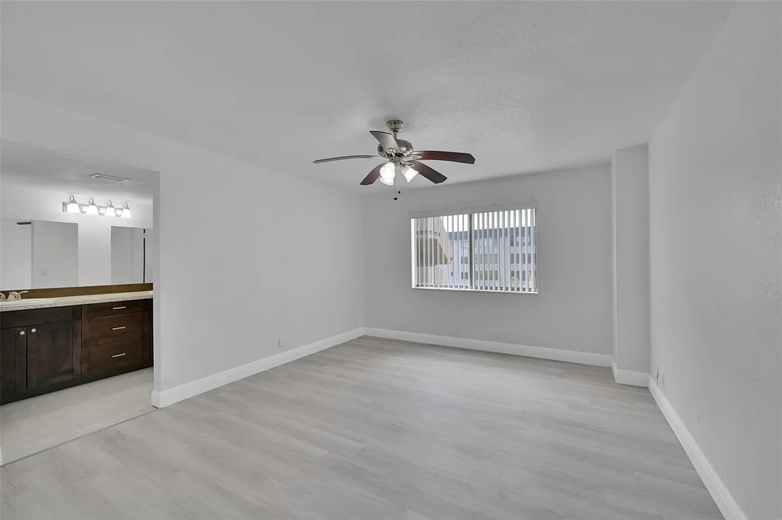 Photo of Unit 407 at 8020 Hampton Boulevard