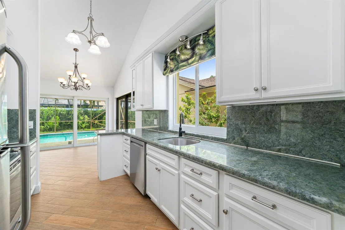 Photo of 418 River Edge Road