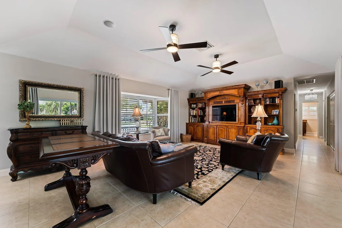 Photo of 230 Fairway W