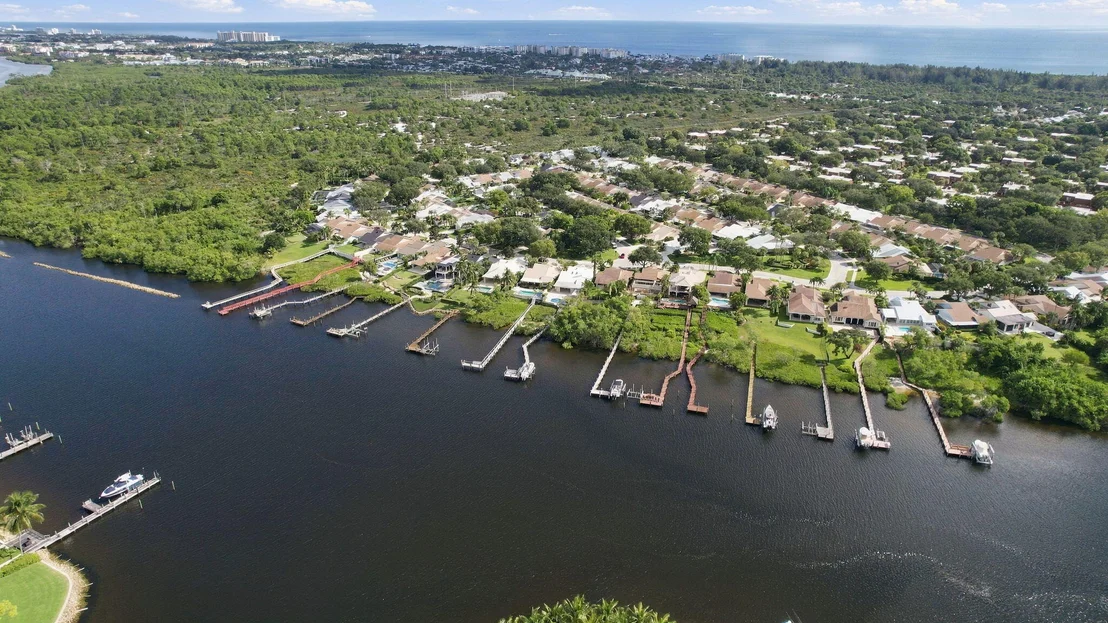 Photo of 352 River Edge Road