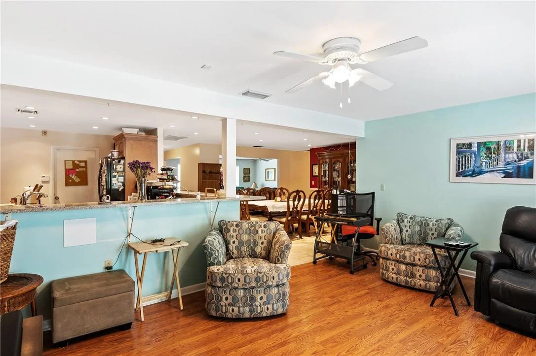 Photo of 636 West Drive