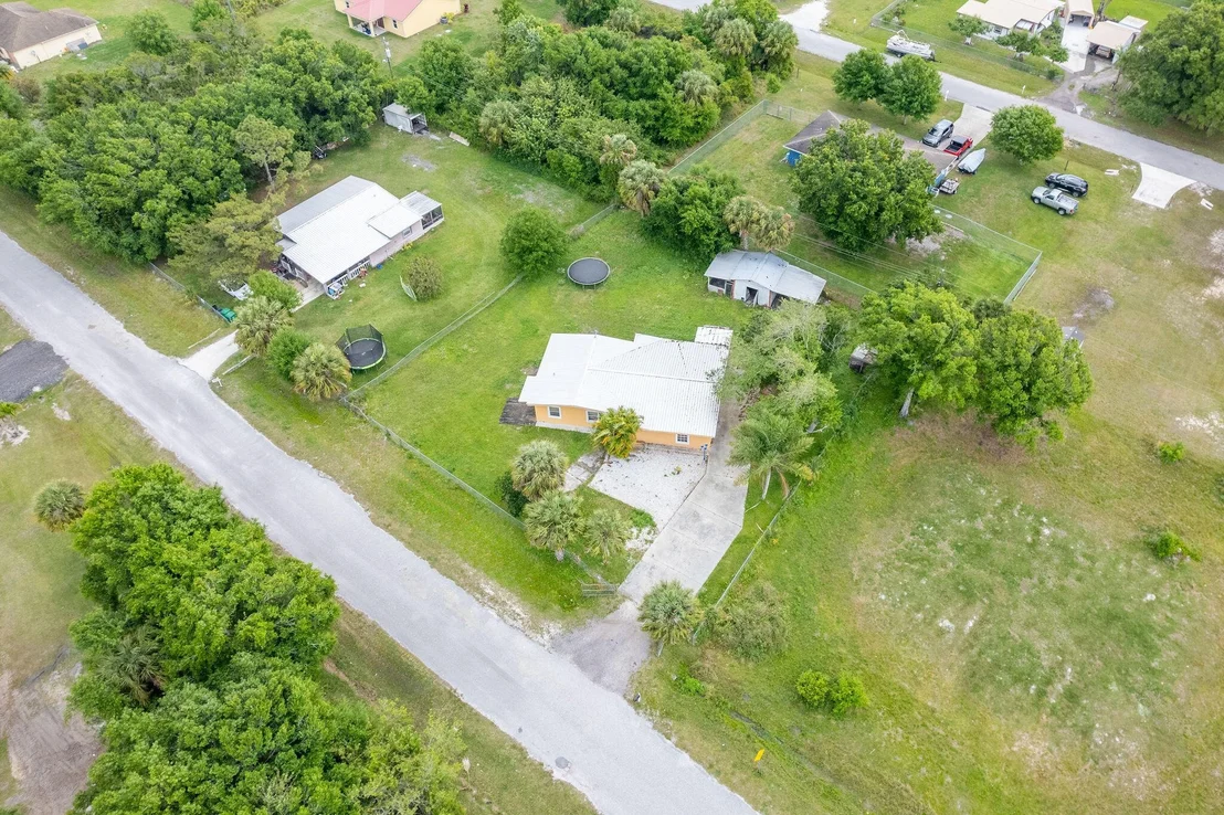 Photo of 3670 NW 27th Avenue