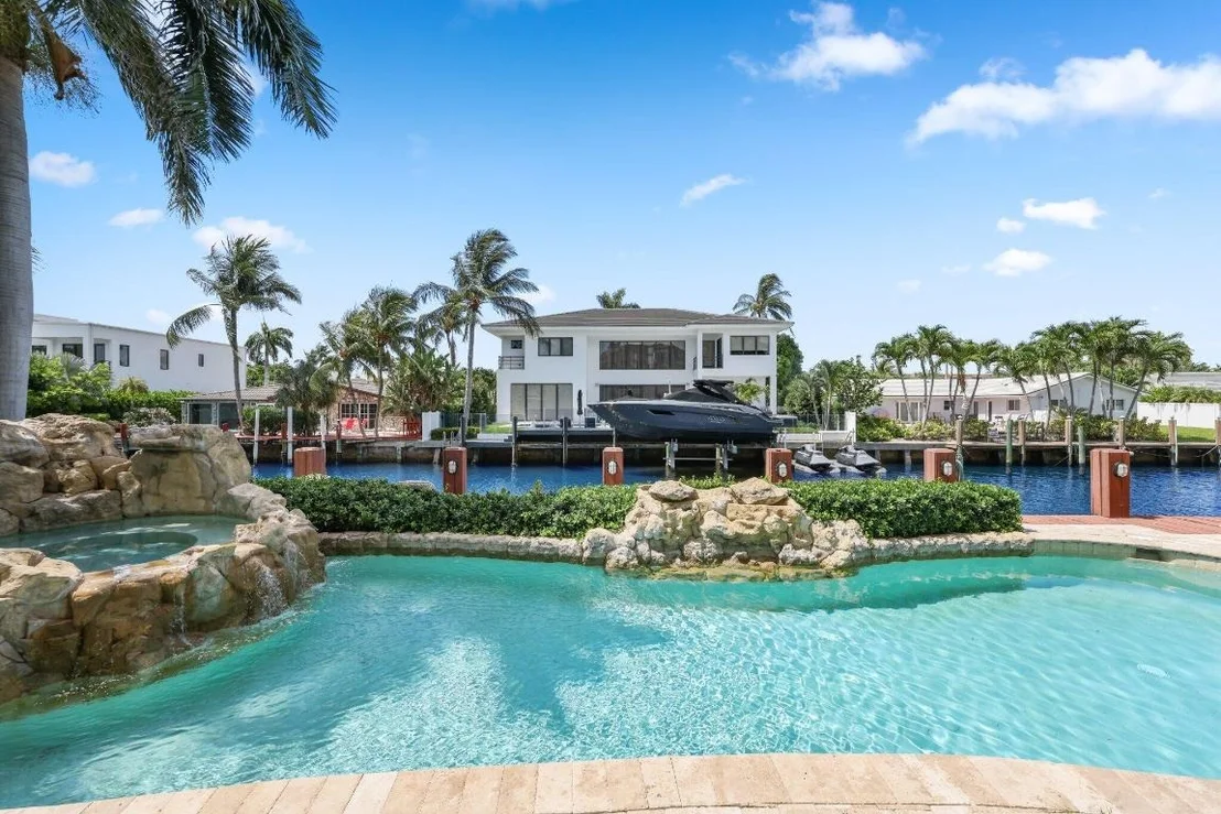 Photo of 932 Banyan Drive
