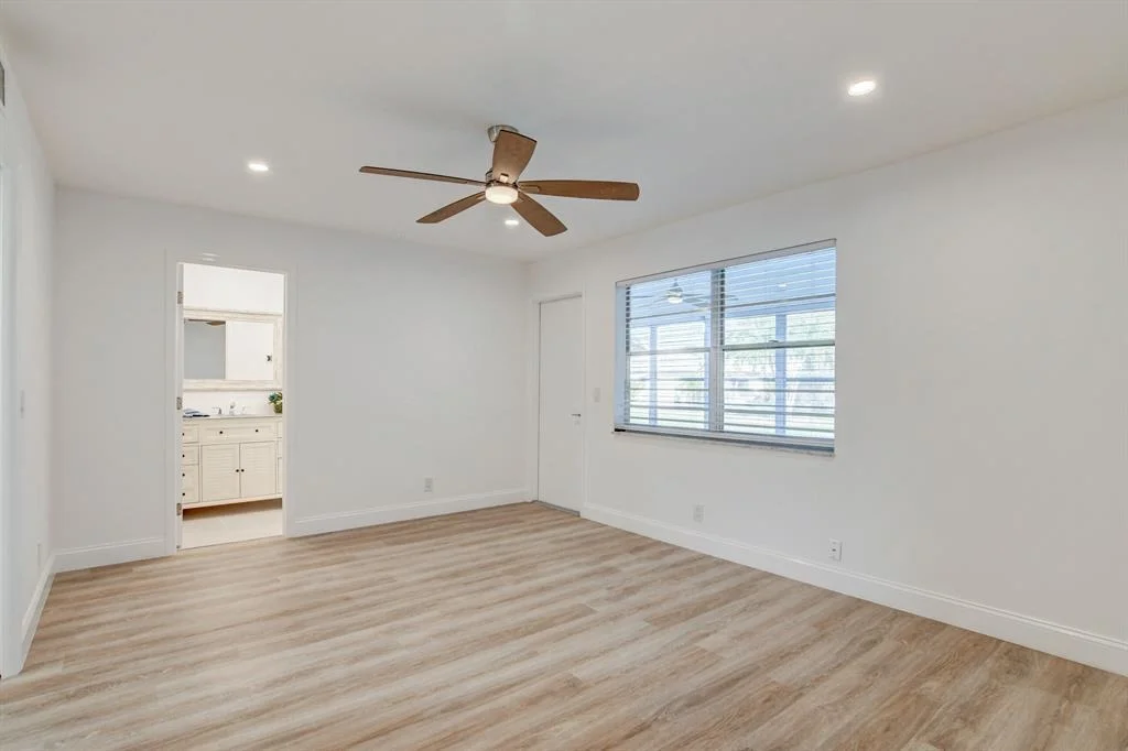 Photo of Unit B at 955 Circle Drive