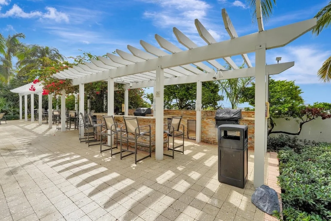 Photo of Unit 607 at 1 N Ocean Boulevard