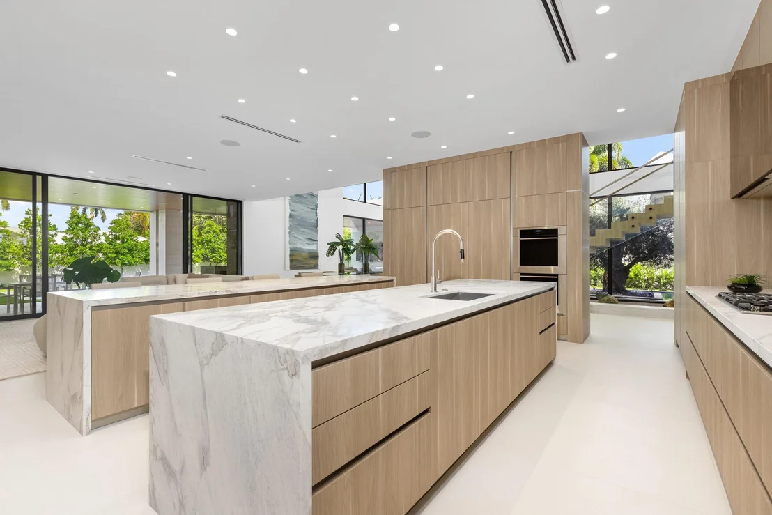 Photo of 1351 Cocoanut Road