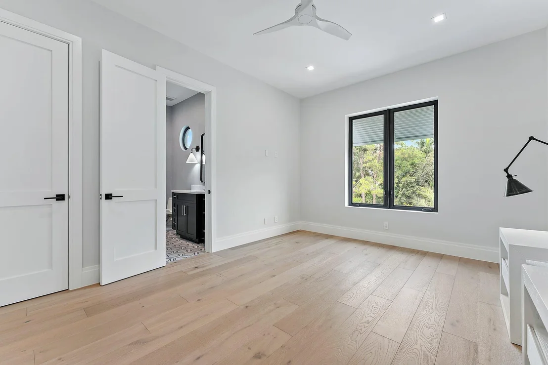 Photo of 21 Bay Harbor Road