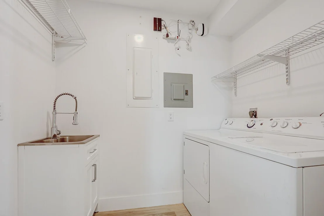 Photo of 17026 Bay Street