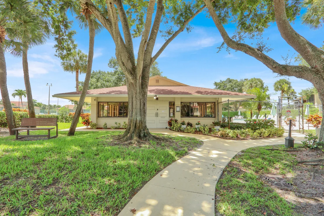 Photo of Unit F at 6563 Chasewood Drive