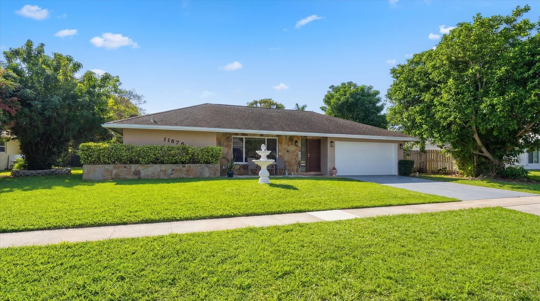 Photo of 11576 Sanderling Drive