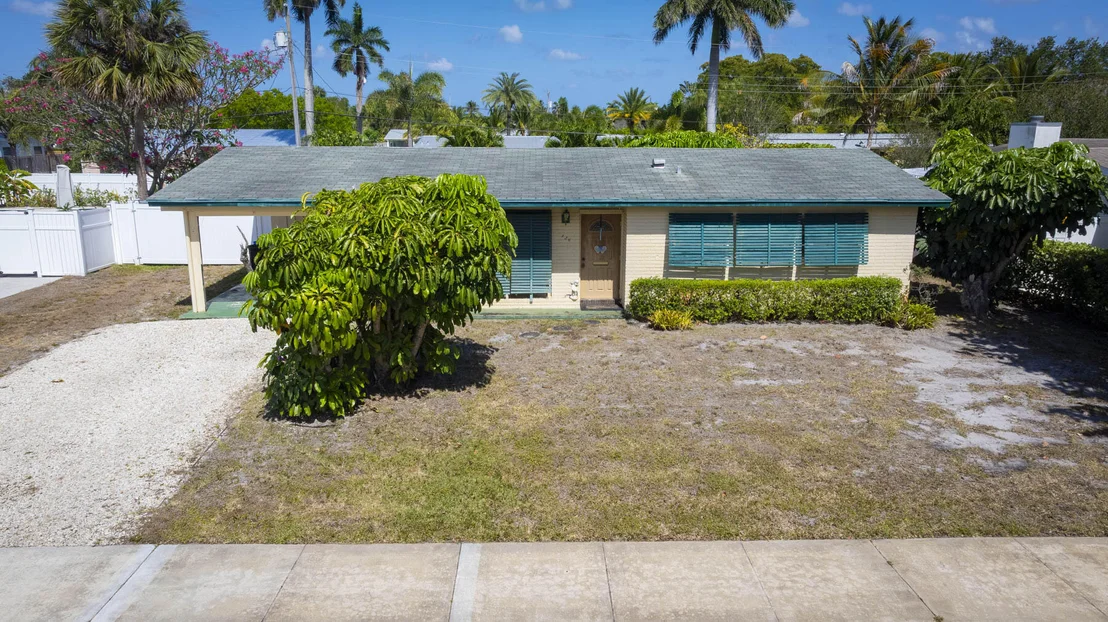 Photo of 736 Tradewind Drive