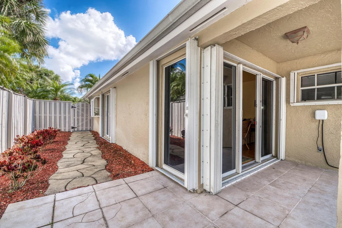 Photo of 3 Commanders Drive