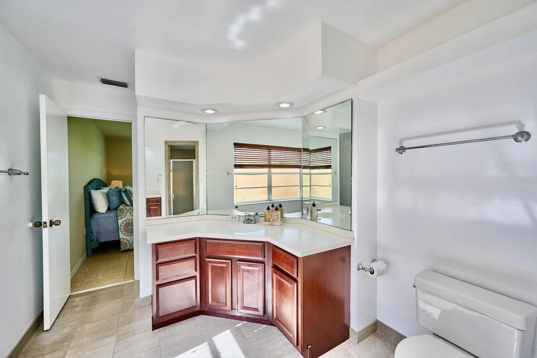 Photo of 415 Mac Lane