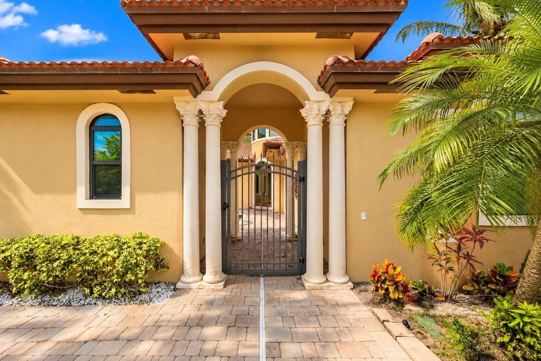 Photo of 4190 Gleneagles Drive