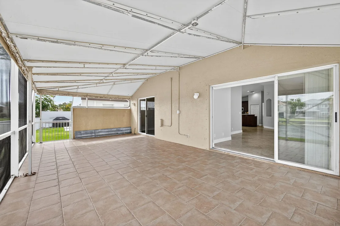 Photo of 6121 Spring Isles Boulevard