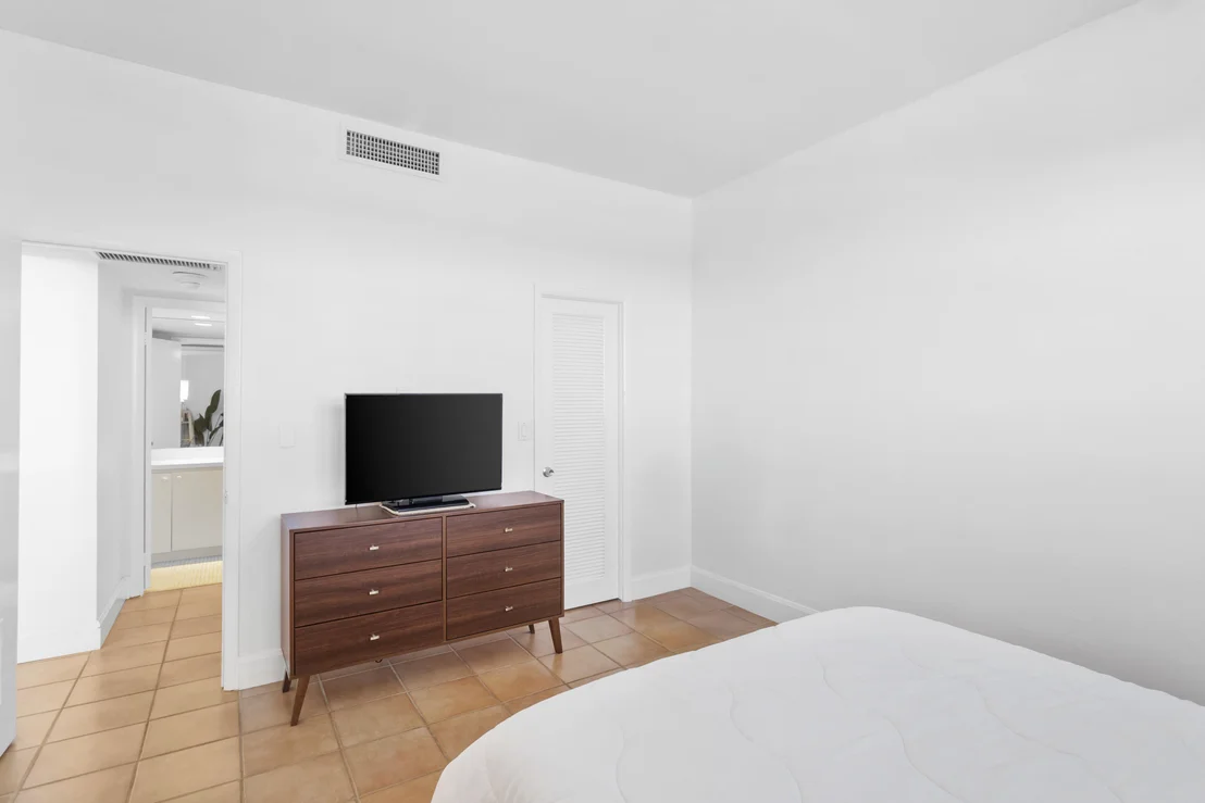 Photo of Unit PH23 at 90 Edgewater Drive