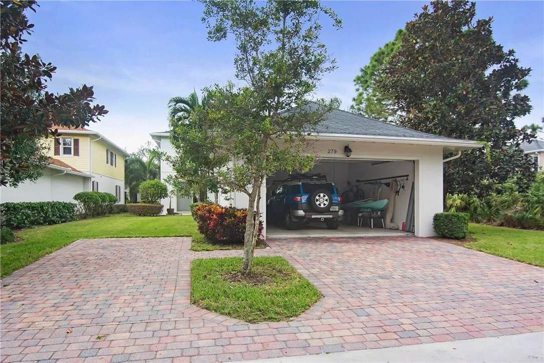 Photo of 279 Caravelle Drive
