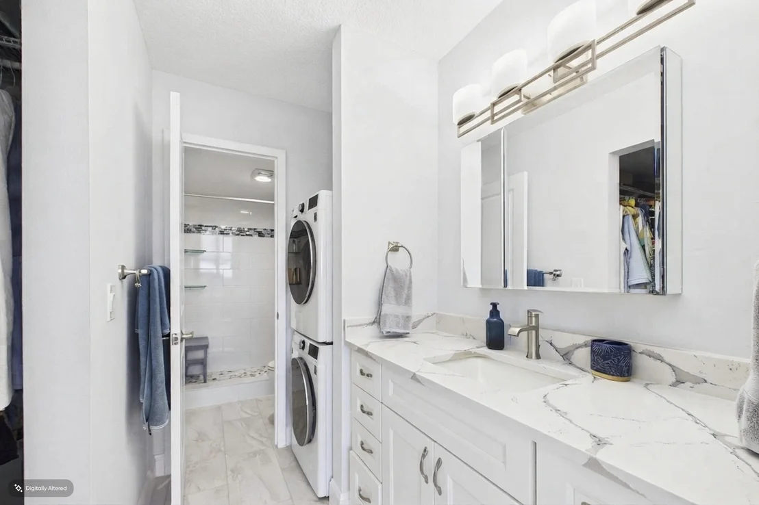 Photo of Unit 708 at 336 GOLFVIEW Road
