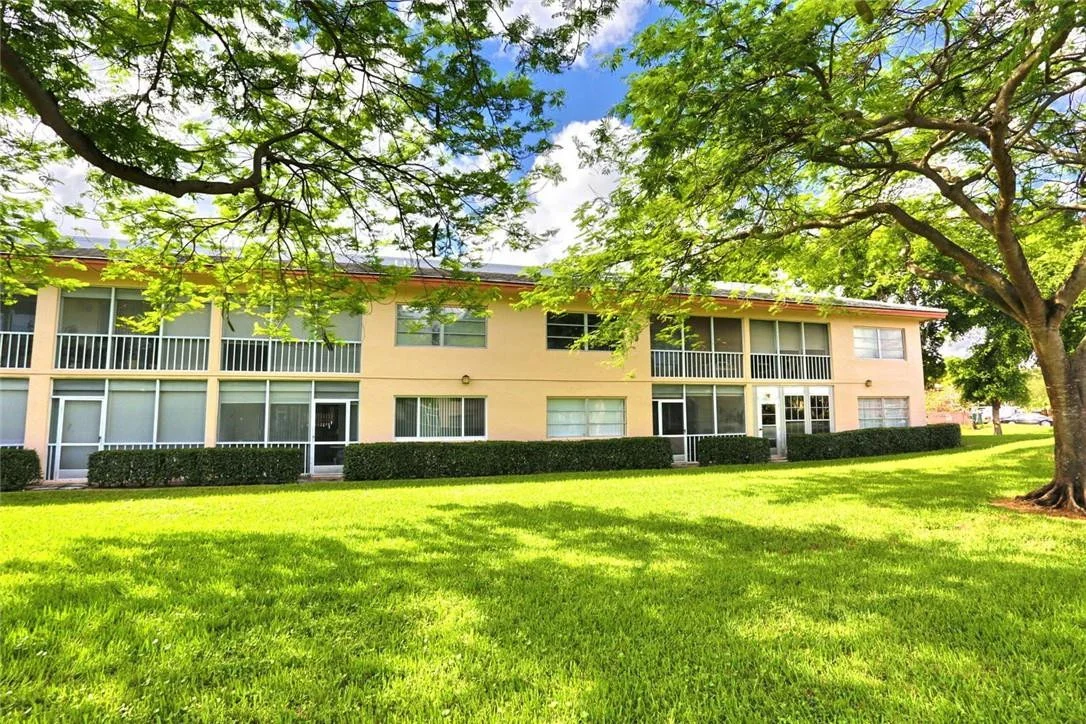Photo of Unit B2 at 1108 Bahama Bend