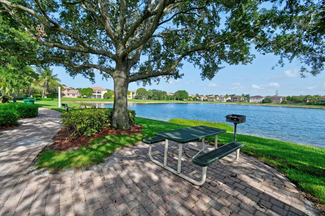 Photo of 700 Cresta Circle
