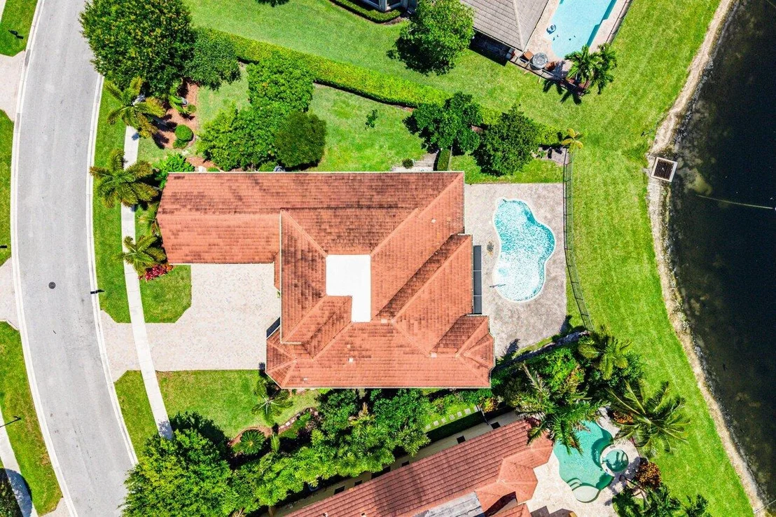 Photo of 3592 Collonade Drive