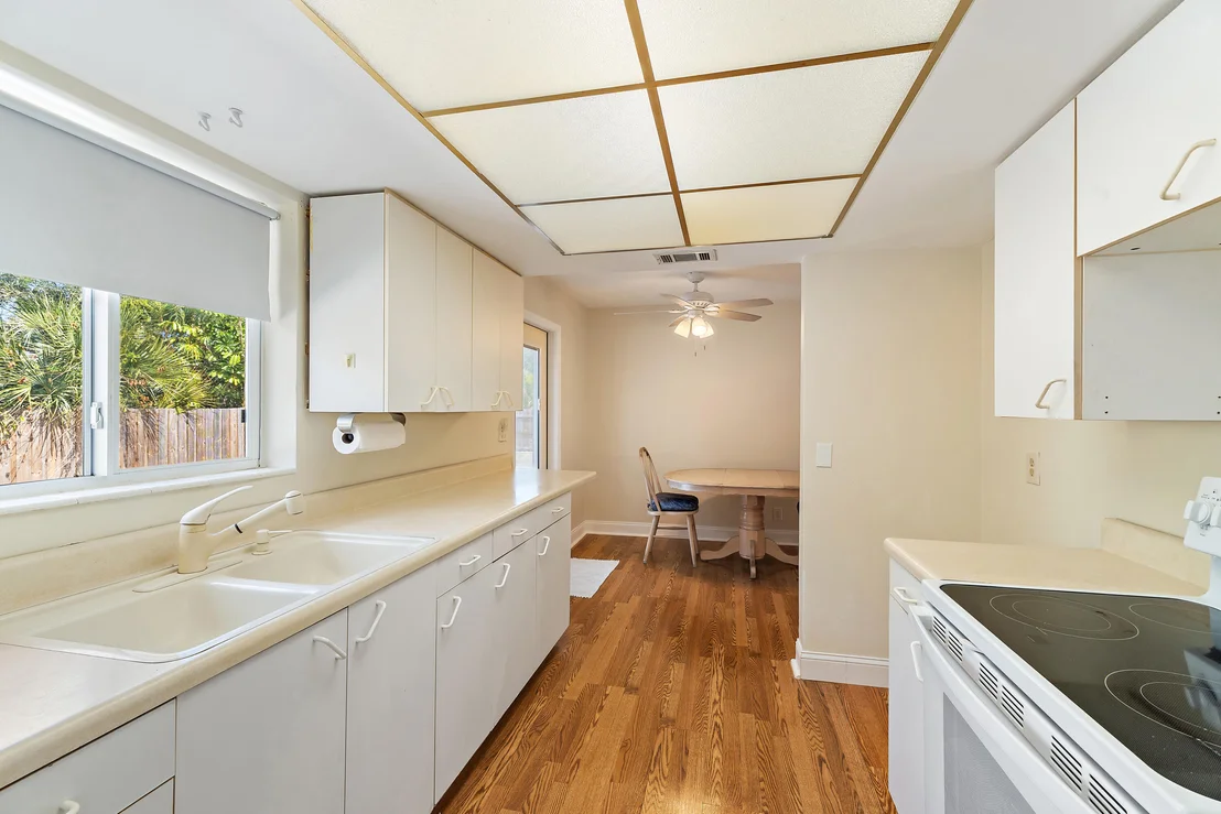 Photo of 815 W Laird Drive