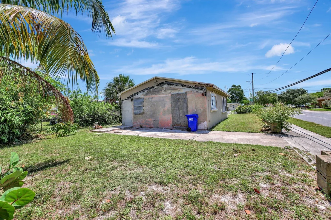 Photo of 601 NW 9th Avenue