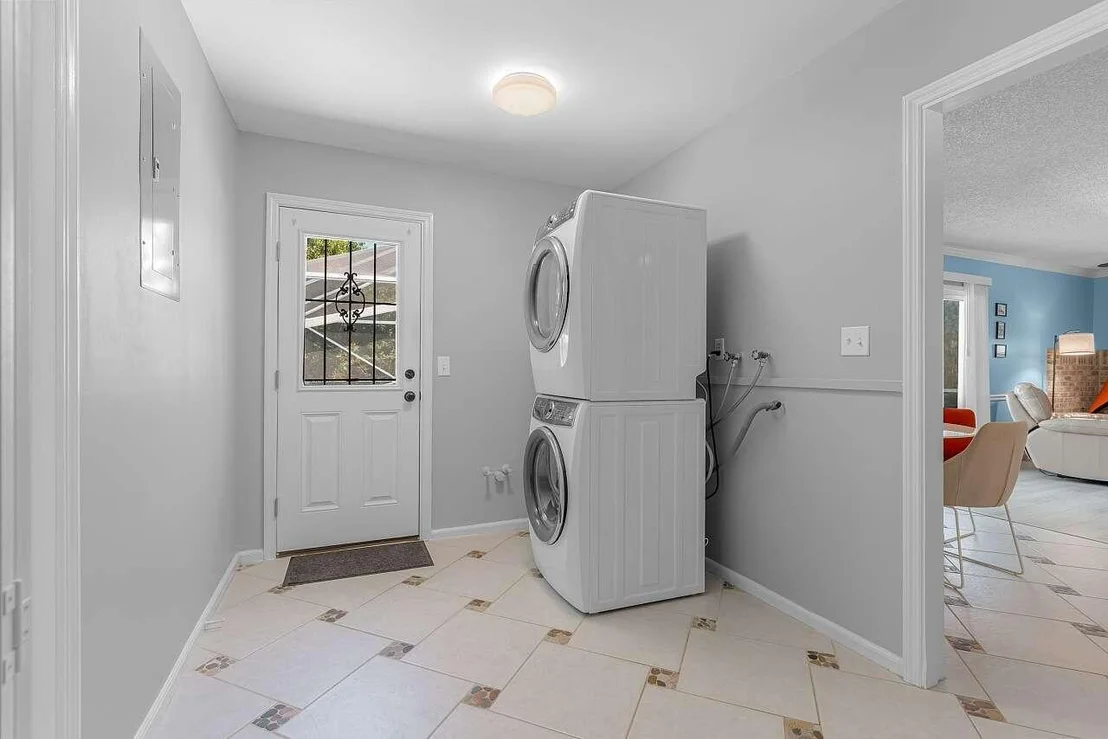 Photo of 5103 Center Street