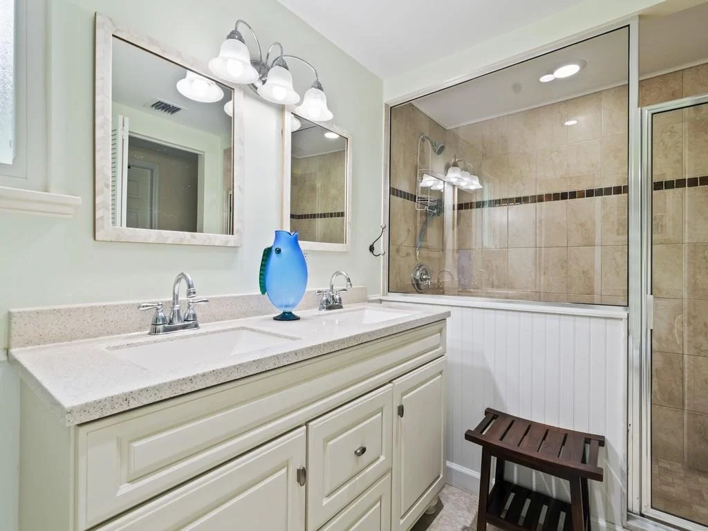 Photo of 285 Live Oak Drive