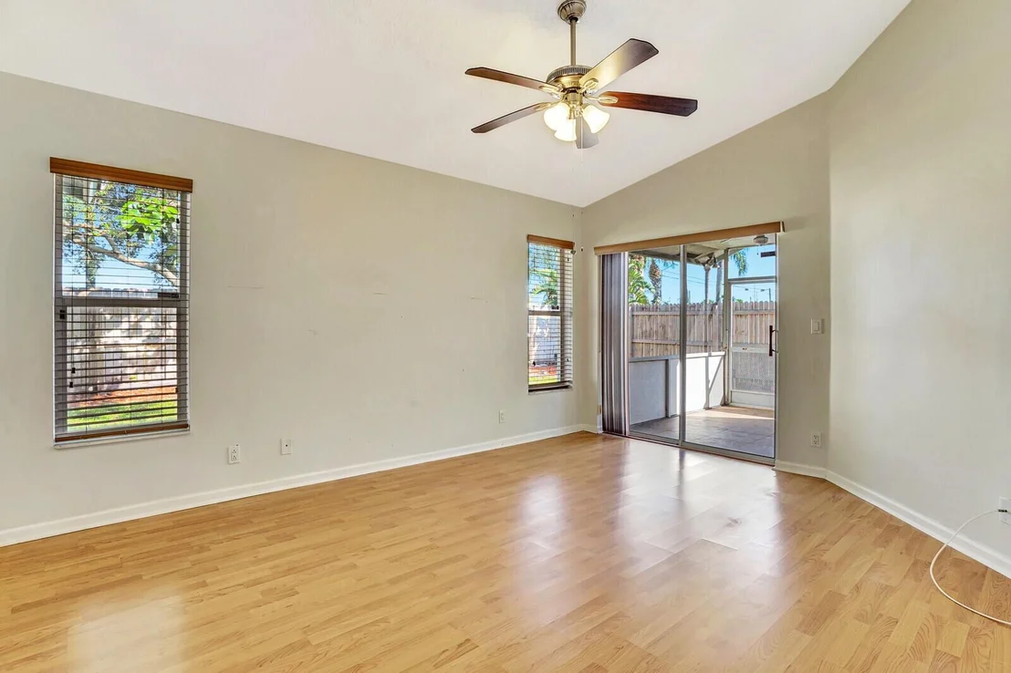 Photo of 5041 Rosen Boulevard