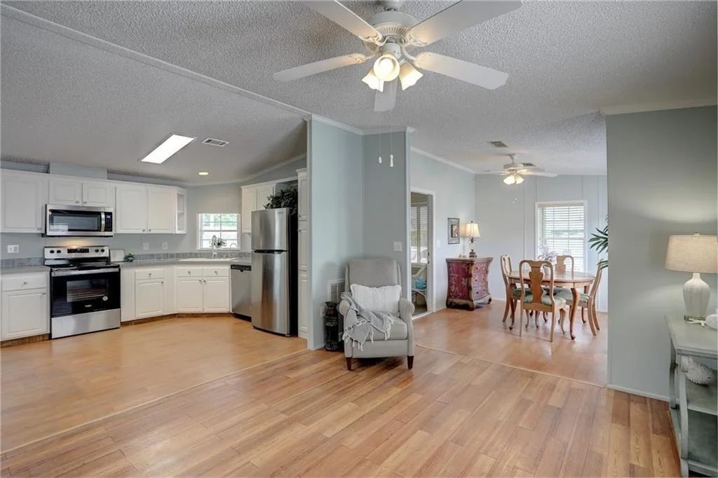 Photo of 646 Barefoot Boulevard