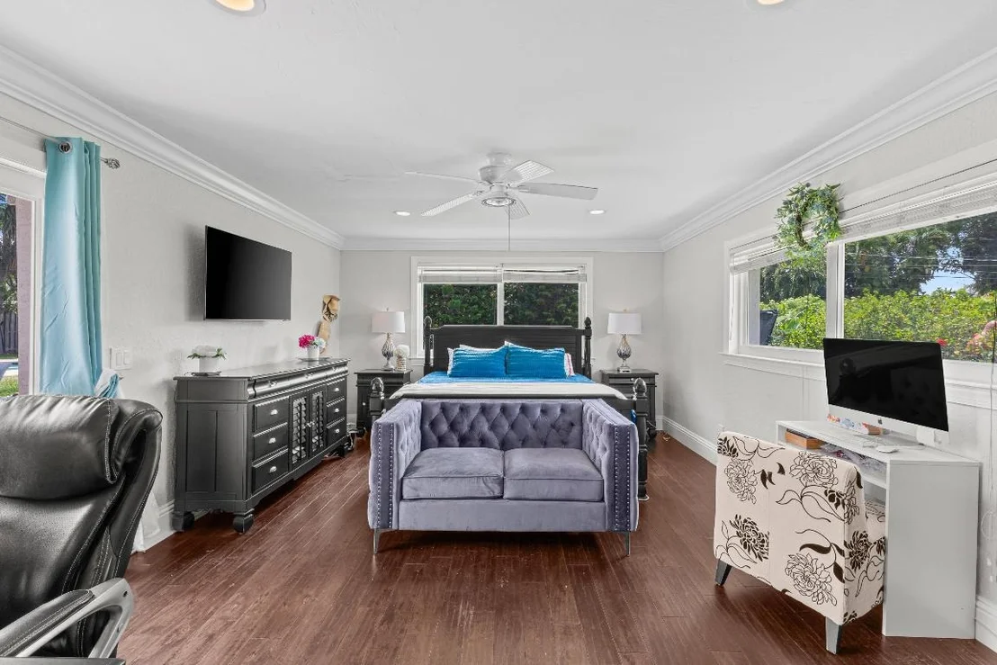 Photo of 912 Roberts Road