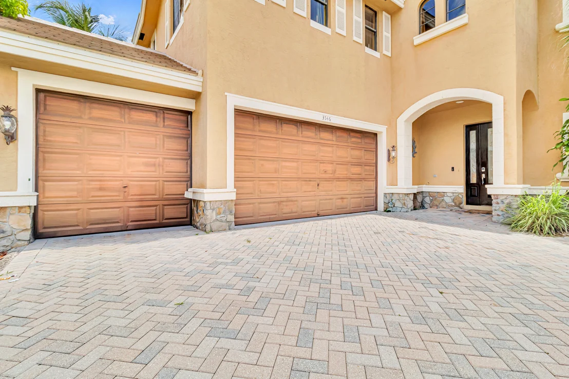 Photo of 3546 Collonade Drive