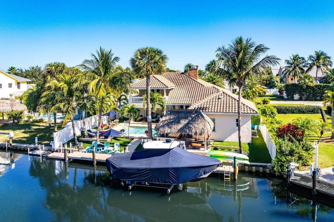 Photo of 906 Dolphin Drive