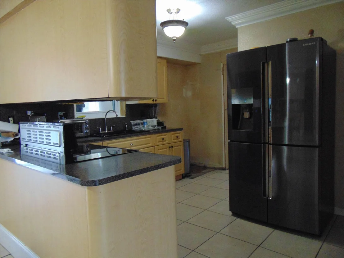 Photo of 6512 NW 9th Street