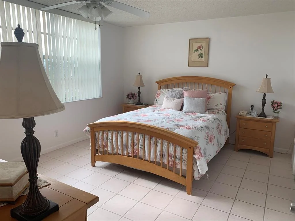 Photo of Unit 708 at 14671 Bonaire Boulevard