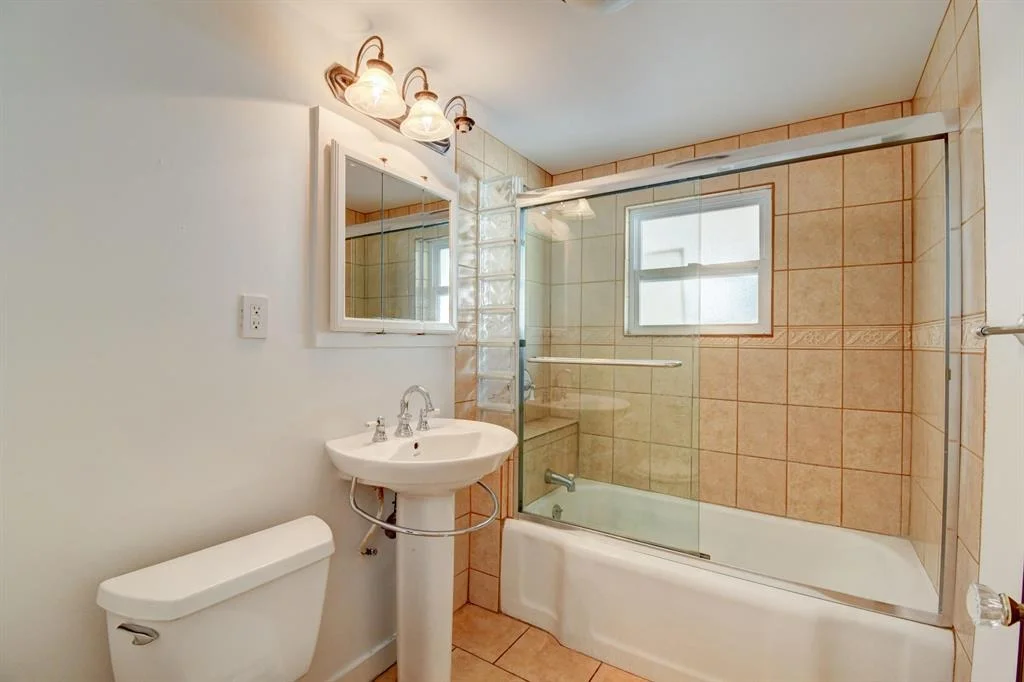 Photo of 415 Avenida Alegre