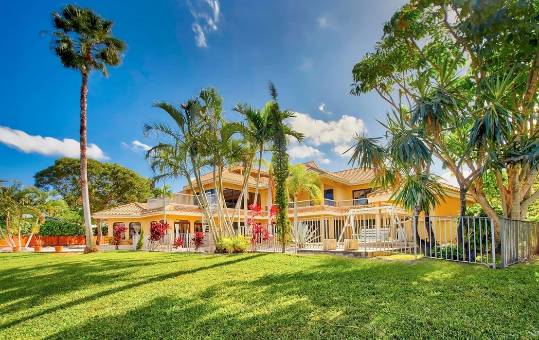 Photo of 21125 Hamlin Drive