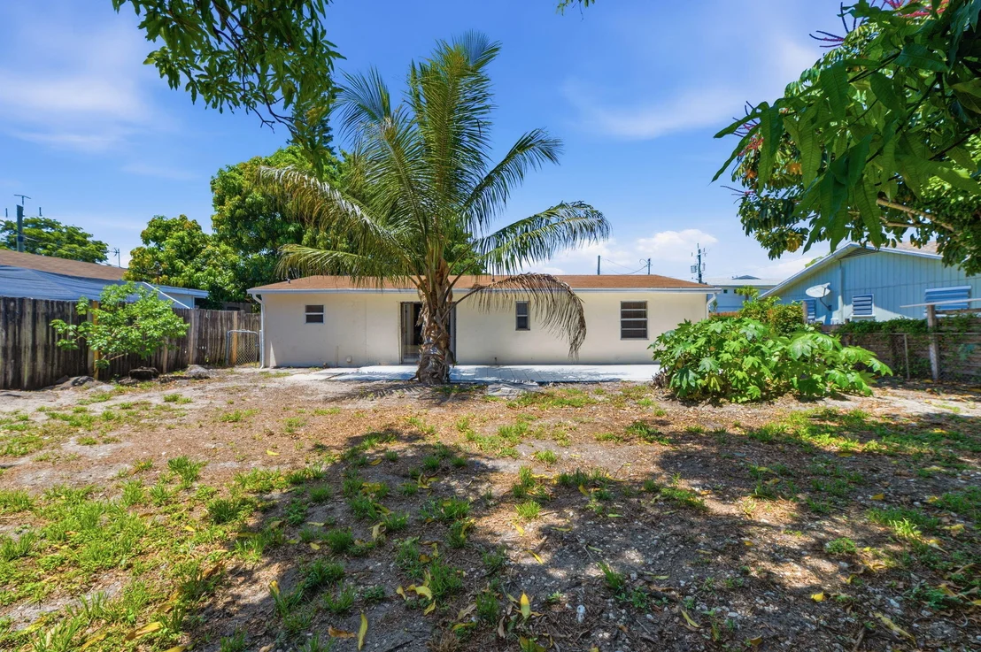 Photo of 4888 Prince Drive