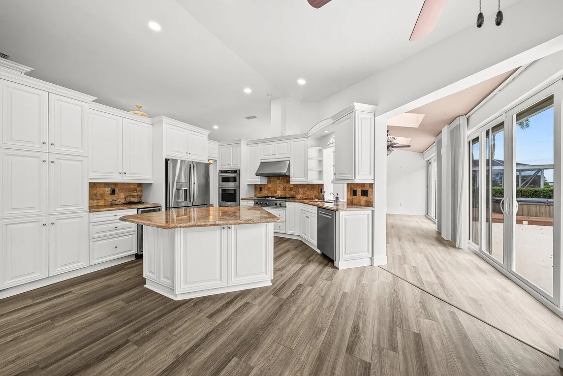 Photo of 230 Eagleton Estate Boulevard