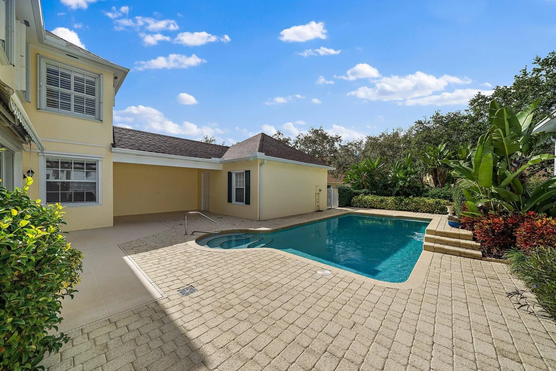 Photo of 129 Barbados Drive