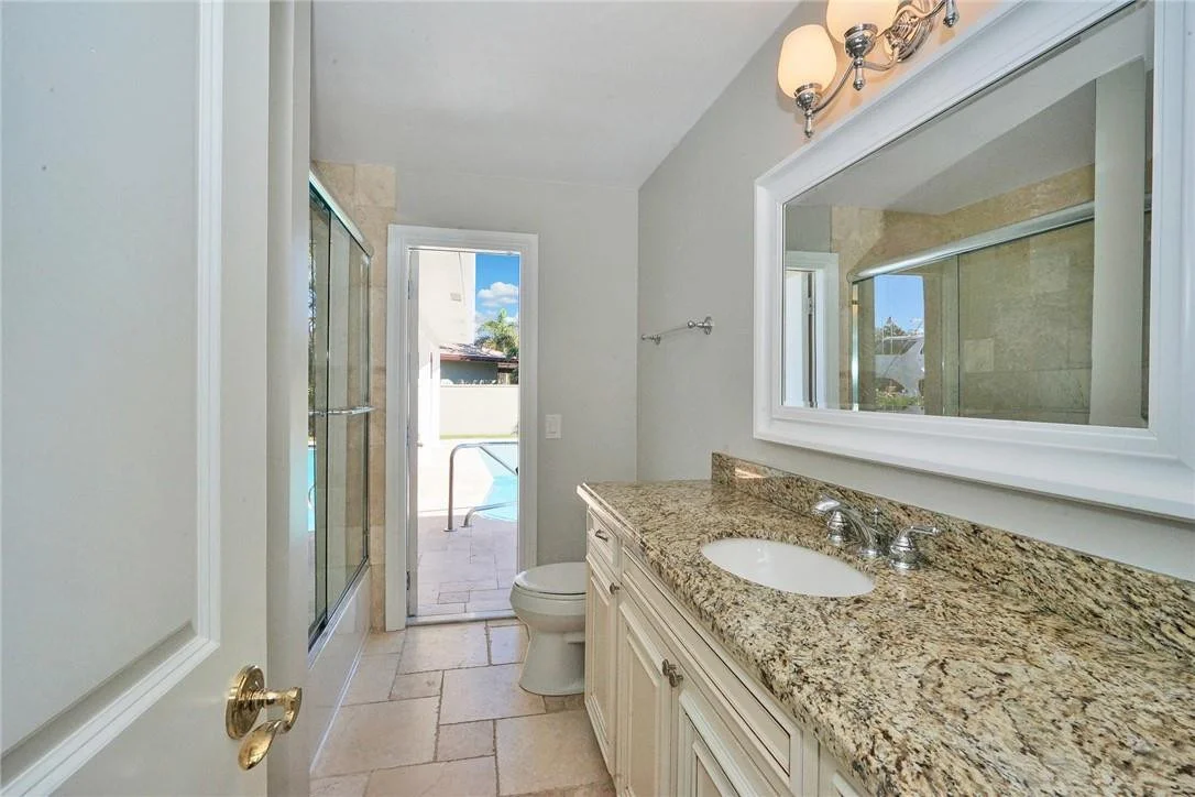 Photo of 1030 NE 27th Way